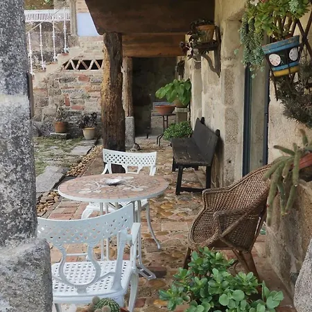 Casa Rousseau, Rustica Con Encanto Y Jardin, A 5 Minutos De Tuy Y Portugal Hébergement de vacances