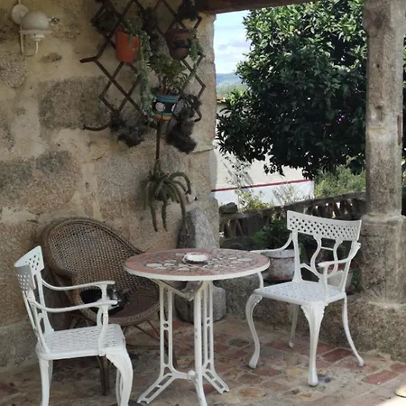 Casa Rousseau, Rustica Con Encanto Y Jardin, A 5 Minutos De Tuy Y Portugal Hébergement de vacances Paramos