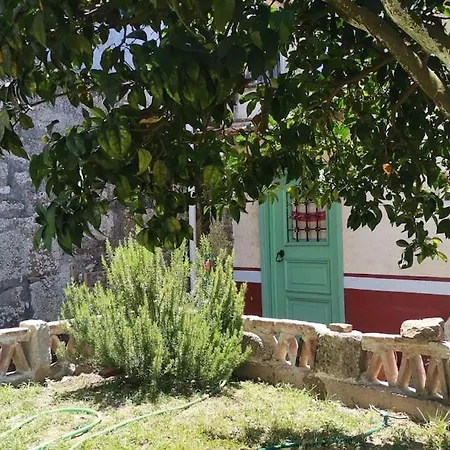 Casa Rousseau, Rustica Con Encanto Y Jardin, A 5 Minutos De Tuy Y Portugal Hébergement de vacances *