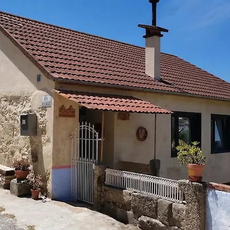 Casa Rousseau, Rustica Con Encanto Y Jardin, A 5 Minutos De Tuy Y Portugal Hébergement de vacances